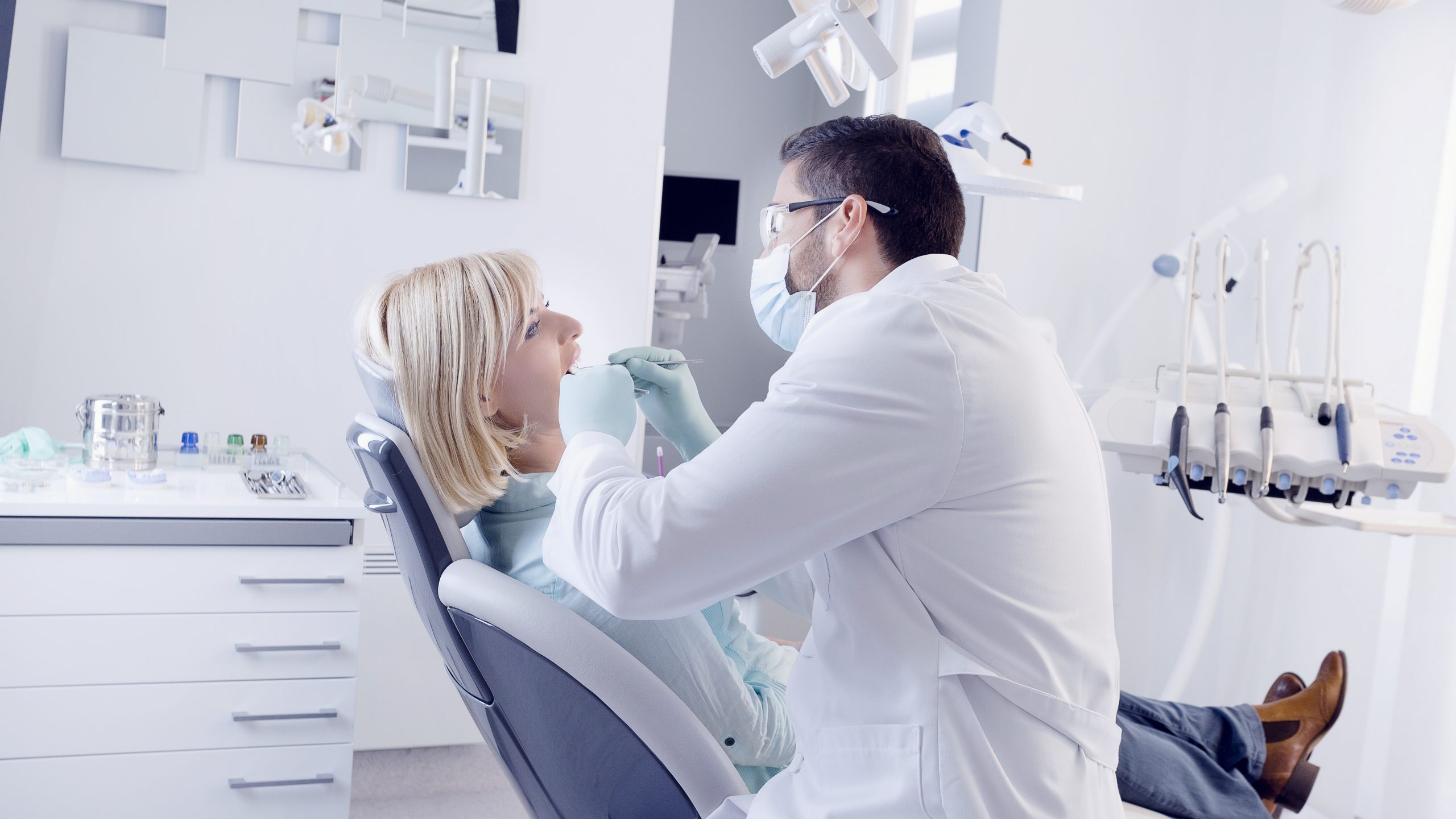 Dentist in Caruthers, CA